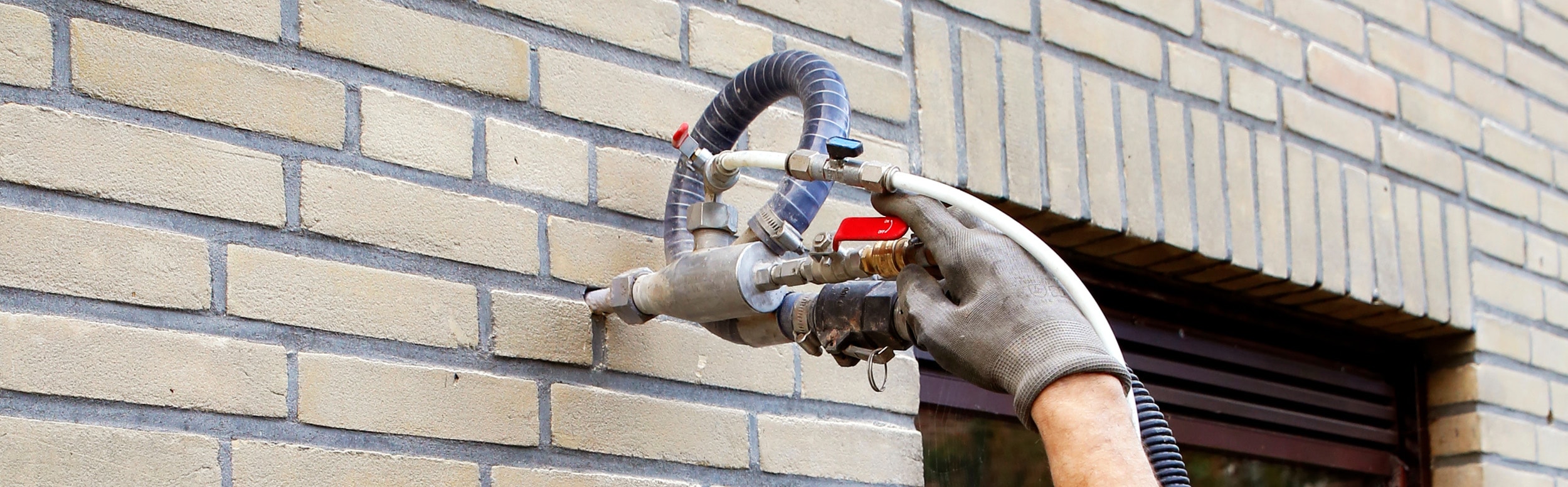 cavity-wall-power-header